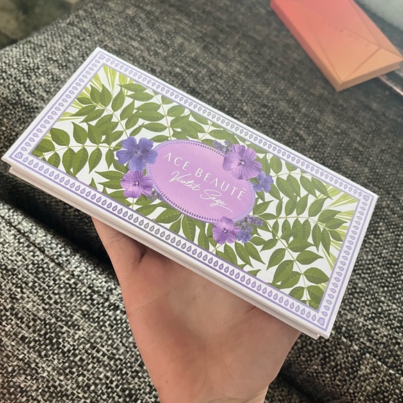 LAST CHANCE NWT Ace Beaute violet sage eyeshadow palette - Picture 3 of 4